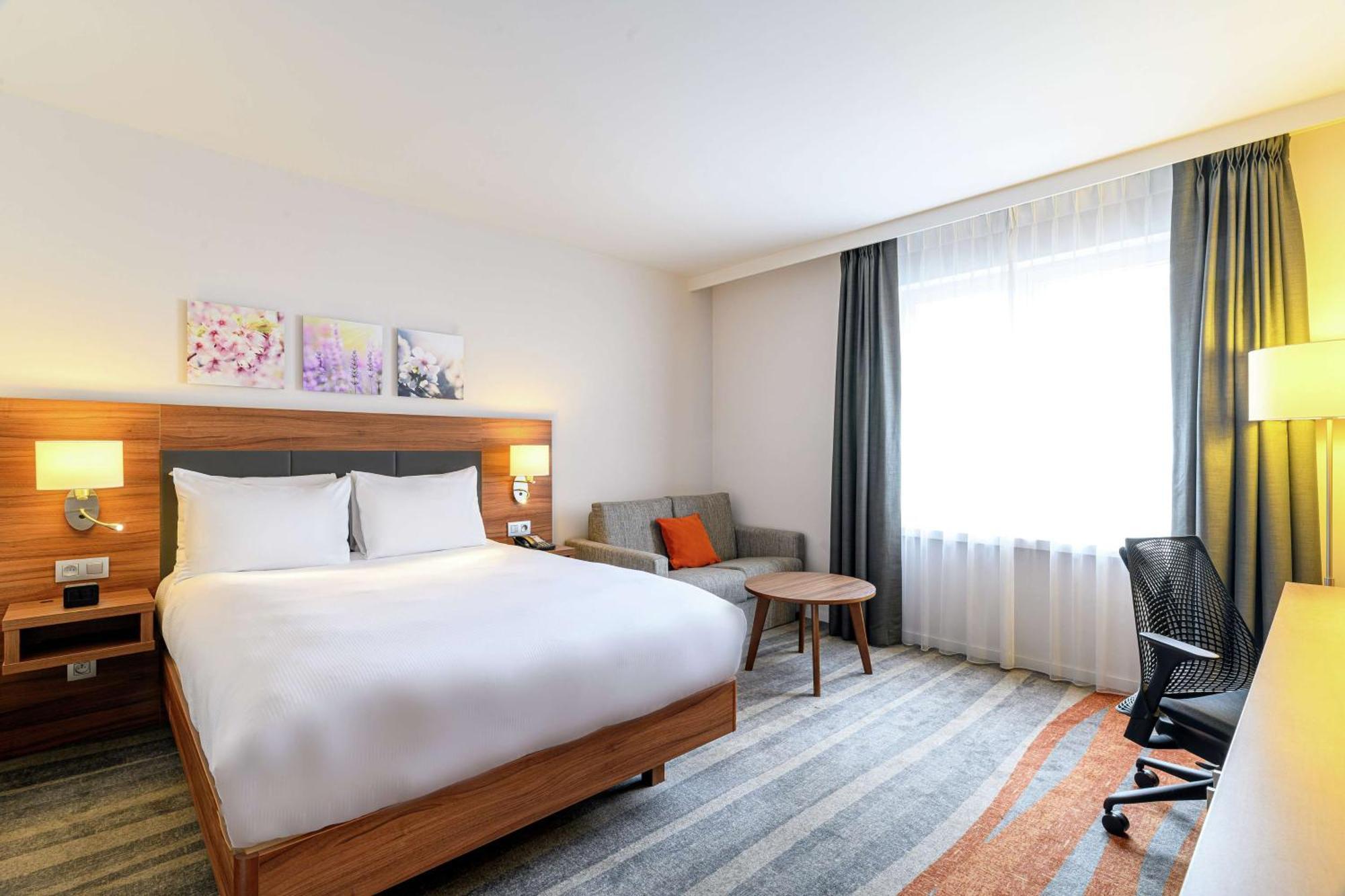 Hilton Garden Inn Brussels City Centre Экстерьер фото